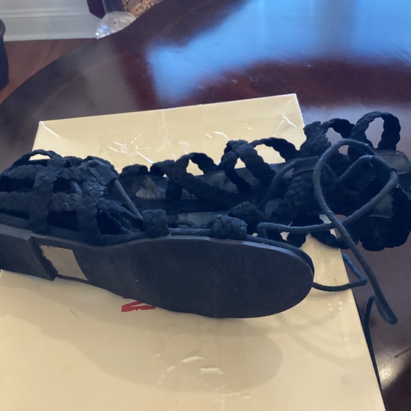 GLADIATOR LACE UP SANDAL ( Size: 10) - Picture 9 of 15